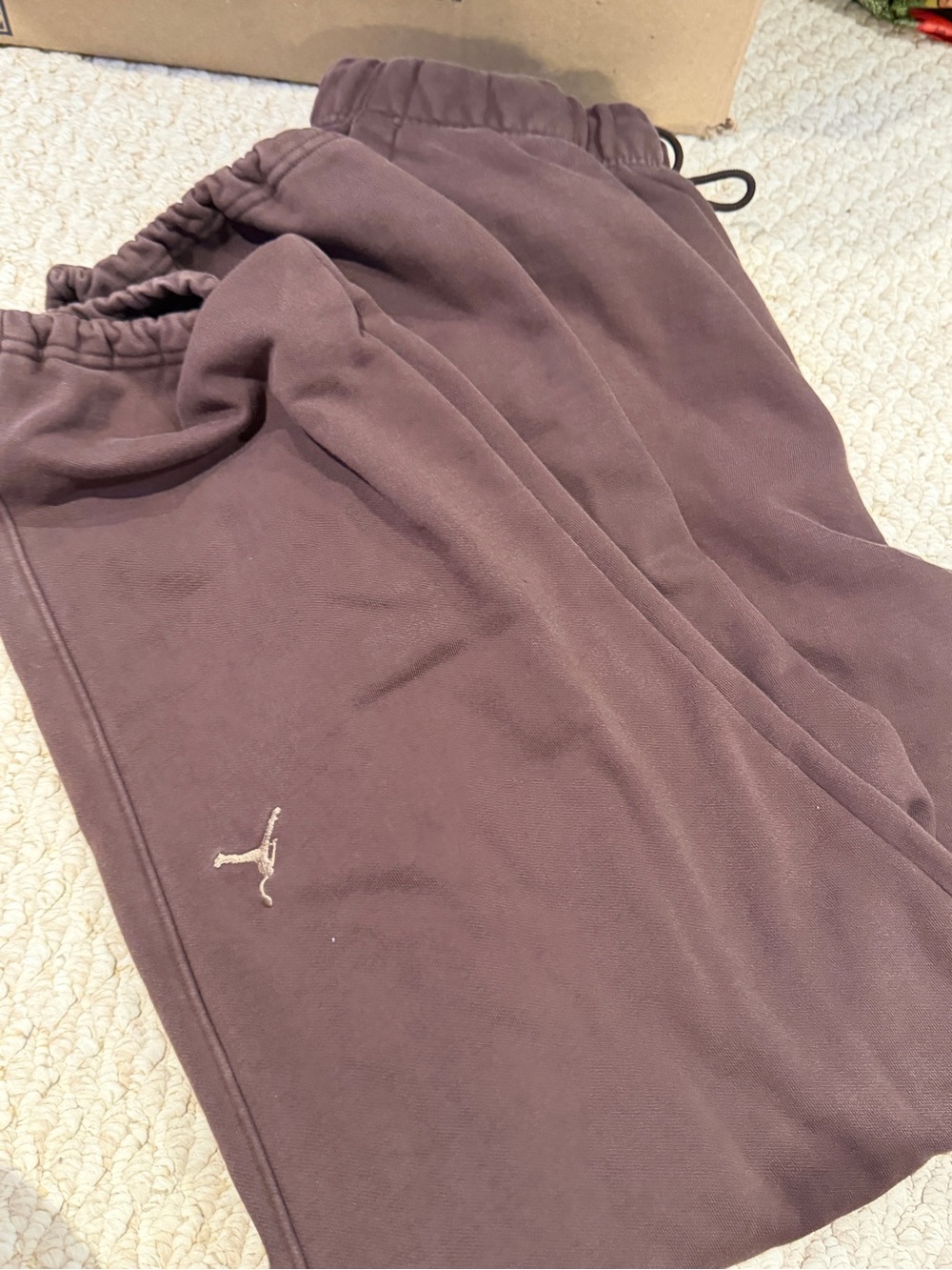 Jordan Men's Dark Brown Jogger Sweatpants with Embroidered Jumpman